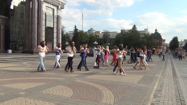 Флешмоб Kizomba Summer 2016 в Пензе. Драмтеатр смотреть онлайн