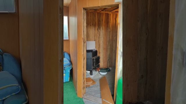 Баня из поддонов часть 2 ( парилка и внутренняя отделка) смотреть онлайн