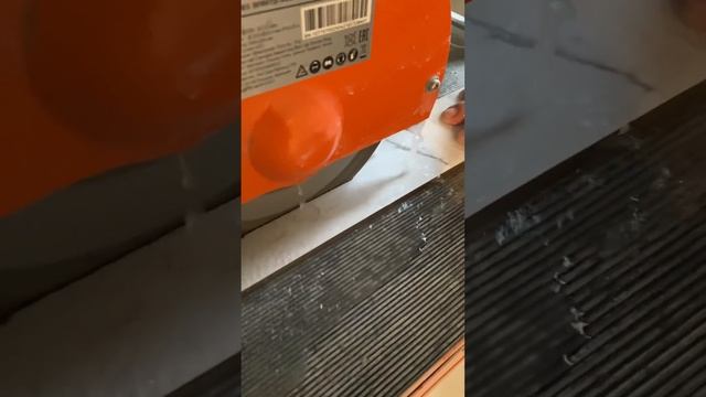 Плиткорез TSW200C смотреть онлайн