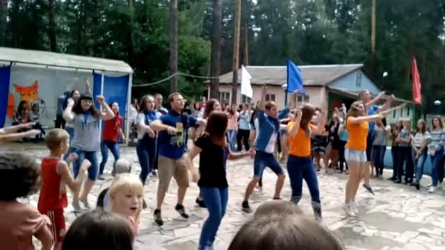 Как зажыгают вожатые в лагере БЕЛКА смотреть онлайн