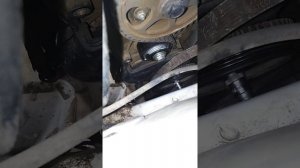 Как натянуть обвадной ролик ремня грм и ремень генератора лада гранта