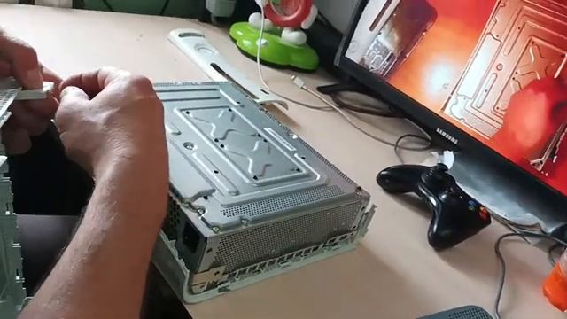 XBOX 360... ВЕЧНЫЙ ПЕРЕГРЕВ - ЧИСТКА смотреть онлайн