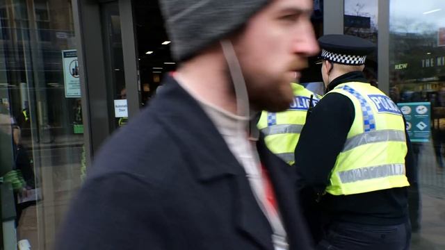 Dirty Manchester: 3 Miniature Criminals смотреть онлайн