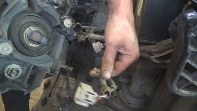 Как поменять все лампы и снять переднюю фару. Toyota Camry VII (XV50). смотреть онлайн