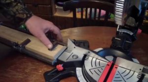 Универсальный упор для торцовочной пилы