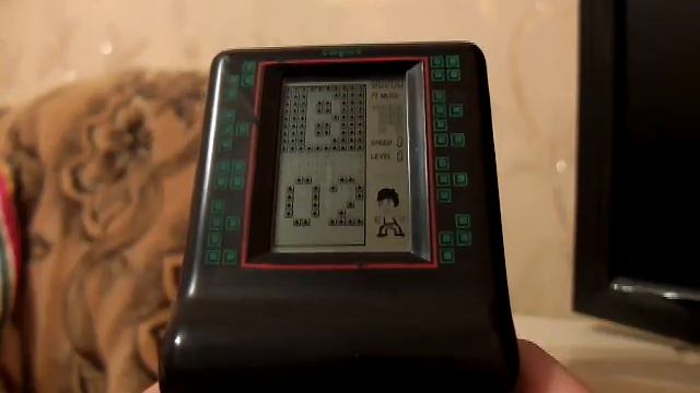 Говорящий тетрис Brick game E-138T смотреть онлайн