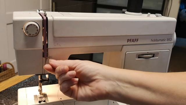 Nähmaschine Pfaff Hobbymatic 953 Einfädeln, Threading A Sewing Machine 1
