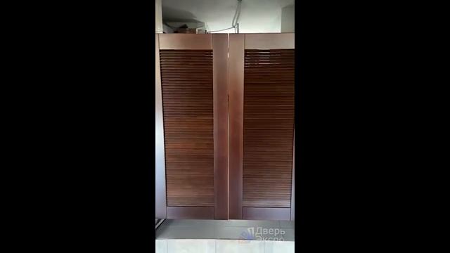 Маятниковая жалюзийная дверь для ресторана смотреть онлайн