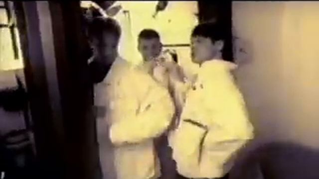 911 - Bodyshaking смотреть онлайн