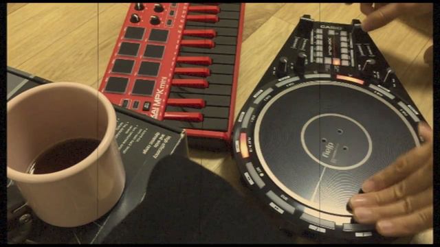 DJ MUZIQ scratching 1st practice (feat. Casio xw-dj1, Macbook, Djay pro) смотреть онлайн