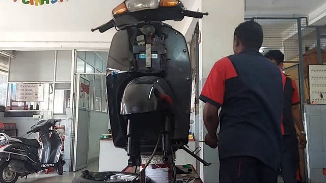 The indian Scooter king 2004 model Honda activa 100cc complete restoration || Diy || смотреть онлайн