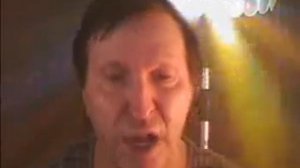 А на нейтральной полосе цветы.flv