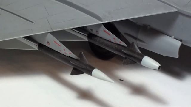 MiG-25P Foxbat  Scale 1.72 Zvezda