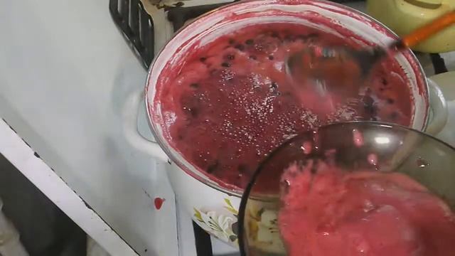 Вишневое варенье с косточками смотреть онлайн