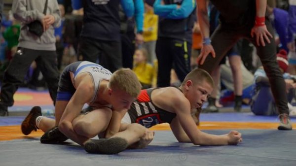U15 C. Kastner (USA) vs I. Jaksik (SVK). Freestyle 44kg youth wrestling.