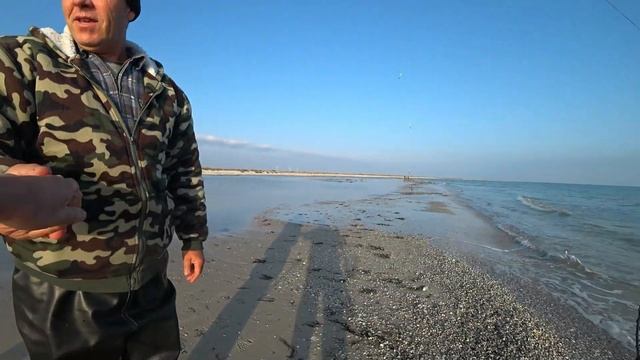 Ловля кефали с берега на острове Джарылгач. Лазурное 2019. Mullet fishing from the shore. Black Sea смотреть онлайн