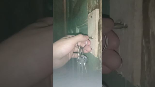 установил замок на дверь смотреть онлайн