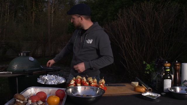 ? ОВОЩНОЕ ТРИО НА ГРИЛЕ BIG GREEN EGG смотреть онлайн