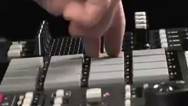 Scratch: The Ultimate DJ смотреть онлайн