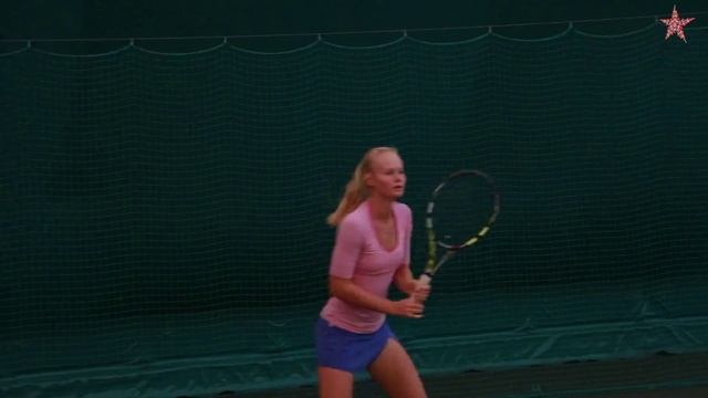Как научиться играть в большой теннис? 3 первых шага @ Типичная Москва смотреть онлайн