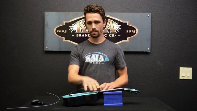 How to String Your Waterman Ukulele смотреть онлайн