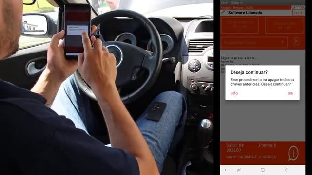 Tutorial programação do cartão Megane 2012 com a Fácil смотреть онлайн