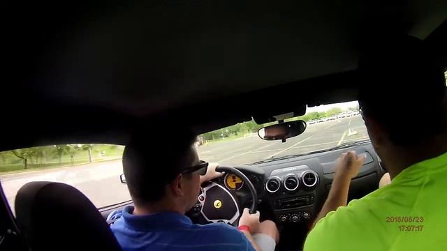 Neal's Ferrari Experience смотреть онлайн