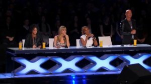 Аллилуйя. Самый красивый голос в мире! Весь зал начал плакать.