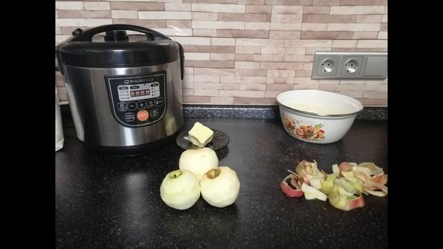 Шарлотка в мультиварке MAUNFELD MPMC-860.10S смотреть онлайн