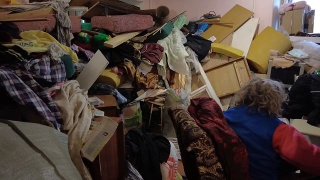 как можно здесь жить? МЕГА уборка у бабушке смотреть онлайн