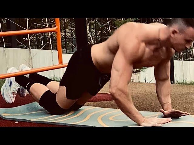 Необычное упражнение на заднюю поверхность бедра. Бицепс бедра в уличных условиях. смотреть онлайн