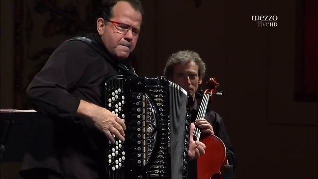 Richard Galliano plays Bach Live at Nancy Jazz Pulsations 2010 смотреть онлайн