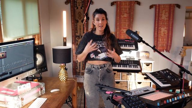 Live Looping with Vocal Bender EXPLAINED: Rachel K Collier смотреть онлайн