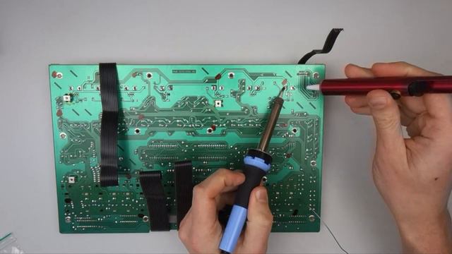 Bleepboxes Episode Two: Roland MC 303 Repair смотреть онлайн