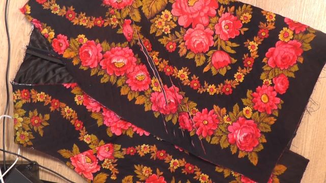 Шьем жилет с павлопосадского платка в технике синель смотреть онлайн