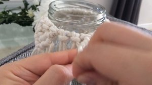 Плетем макраме декор и превращаем обычную банку в предмет интерьера!