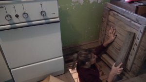 Лена ЗАКРЫЛА Толика в КанализационноМ ЛЮКЕ. Крэйзи лайкф