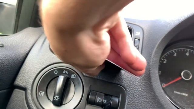 Снятие блока управления светом Фольксваген при заклинивании. VAG VW Polo. Переключатель света Поло.