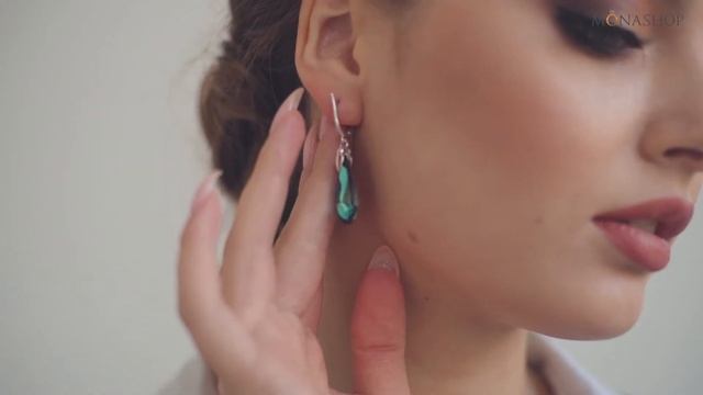 Кулон и серьги «Хамелеон» с синим камнем Сваровски смотреть онлайн