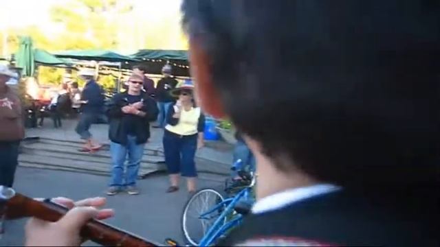 Mariachi Fuego Trio on Toronto Island смотреть онлайн