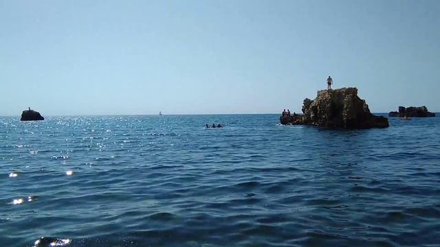 Голубая бухта. Самое лучшее место для купания на всём Чёрном море! смотреть онлайн