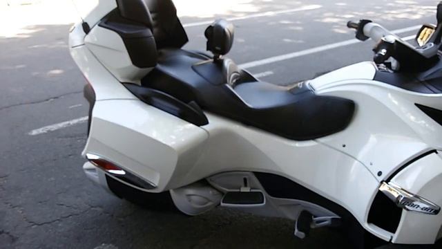 РОДСТЕР BRP SPYDER - ТРЁХКОЛЁСНЫЙ МОТОЦИКЛ БУДУЩЕГО! ТРИЦИКЛ СПОРТИВНАЯ МОТОТЕХНИКА смотреть онлайн