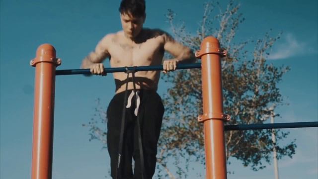 ВЫХОД СИЛОЙ - Часть 1/6 - Обучение от Криса Хериа смотреть онлайн