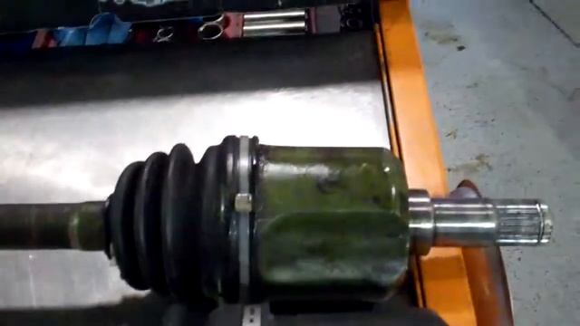 Janice Powell's Kia Spectra Left Front Axle Problem смотреть онлайн