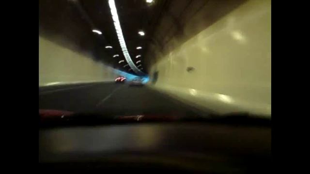 Lotus Esprit Sport 350 + Ferrari 360 tunnel run to Puhoi смотреть онлайн
