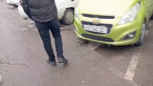 наглый узбек 🤬 авто рынок в Ташкенте купили  Genesis?? дорогие авто в Узбекистане 😰 откуда? и цены😱