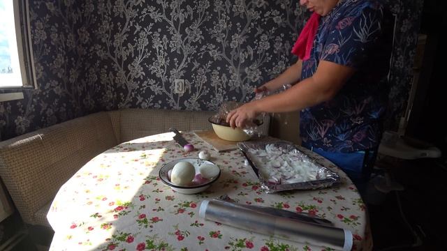 Шеи индейки томленые в соевом соусе с чесноком луком и соусом чили Бомбический вкус смотреть онлайн