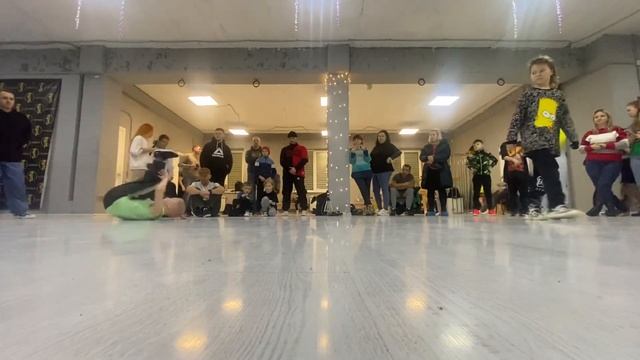 Субботняя заруба | Санни vs Саймон vs Промокашка смотреть онлайн