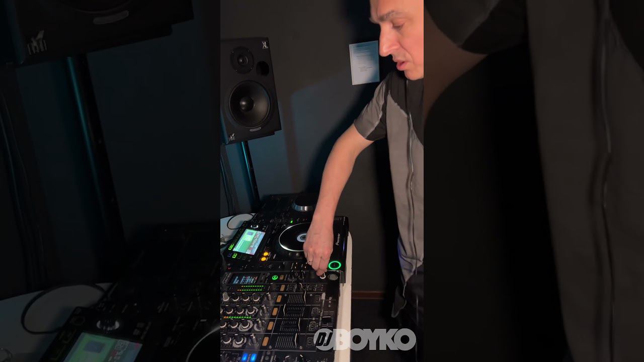 Что такое Hide Roll. Термин «Hide Roll» . Обучение диджеев из любой точки мира. #djschool #djboyko смотреть онлайн