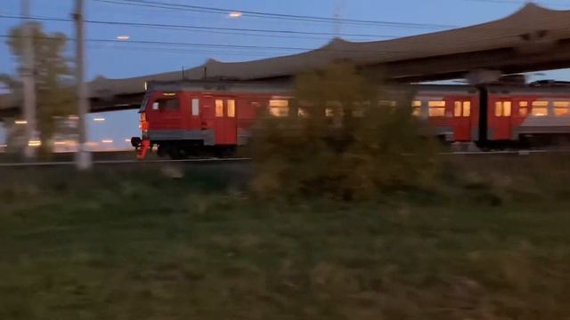 Электрички на о. п. Дачное/ Commuters at Dachnoe смотреть онлайн